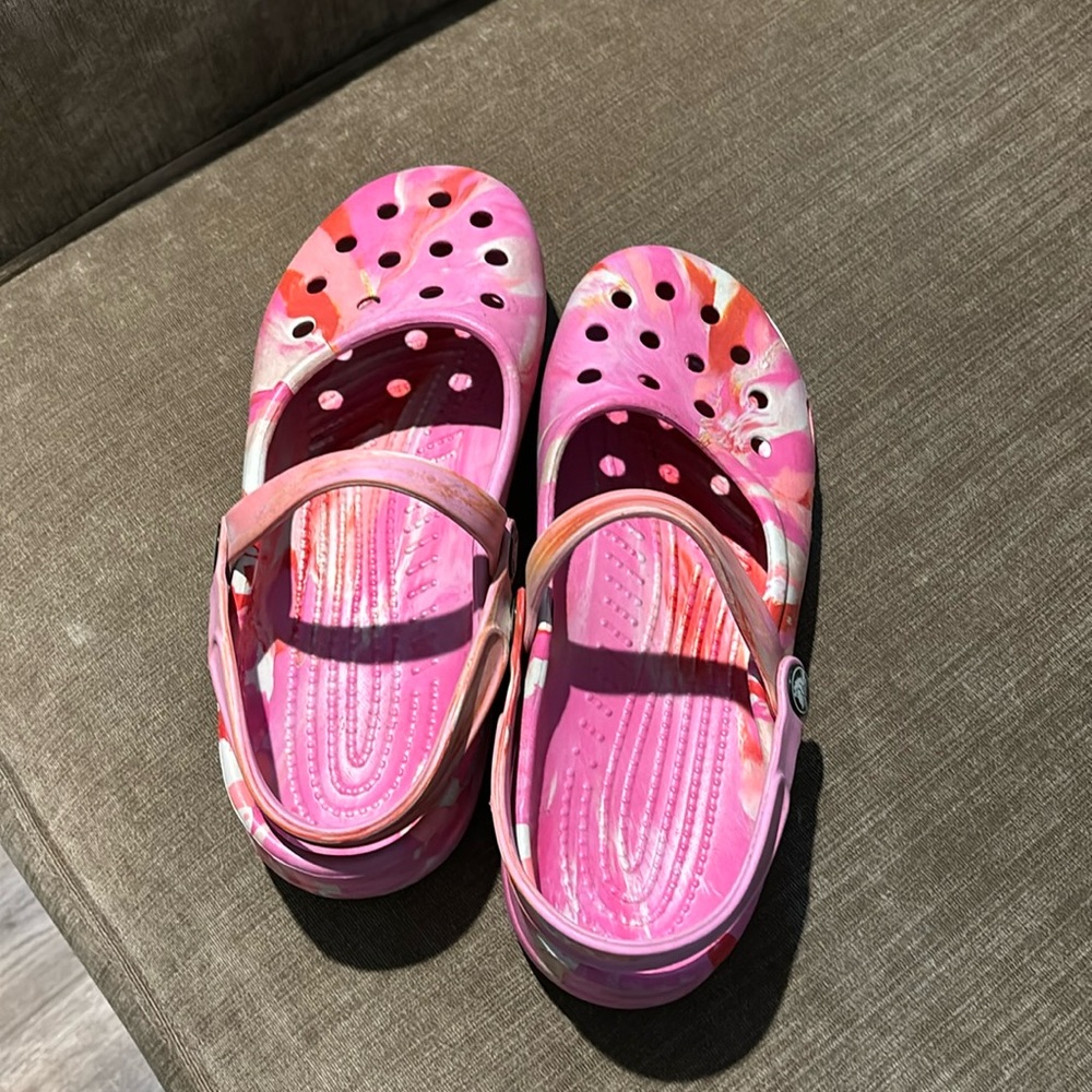 CROCS - Gently Used Womens Size 8 Pink Tie-Dye Sandals w/ straps
